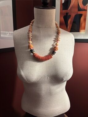 🌼 Antique Wood Beaded Necklace - 60s 🌼
